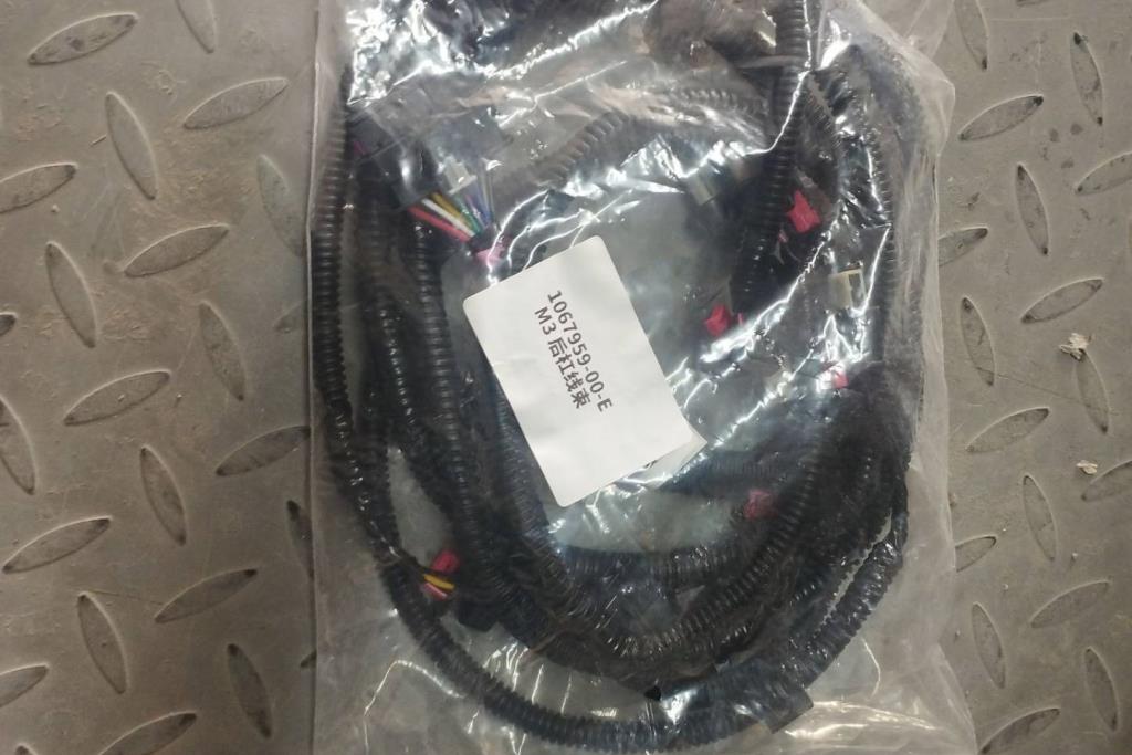 جدلة طمبون خلفي تيسلا 3 2024