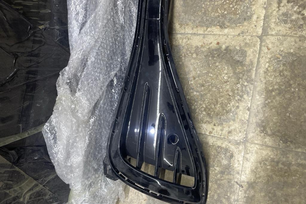 غطاء كشاف امامي فولكس فاجن ID4 x 2022 2023 2024