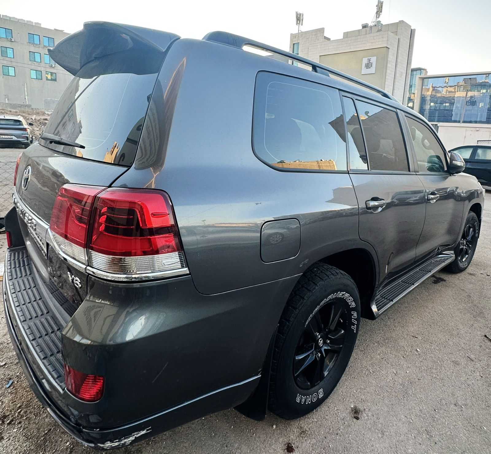 تويوتا لاندكروزر 2018