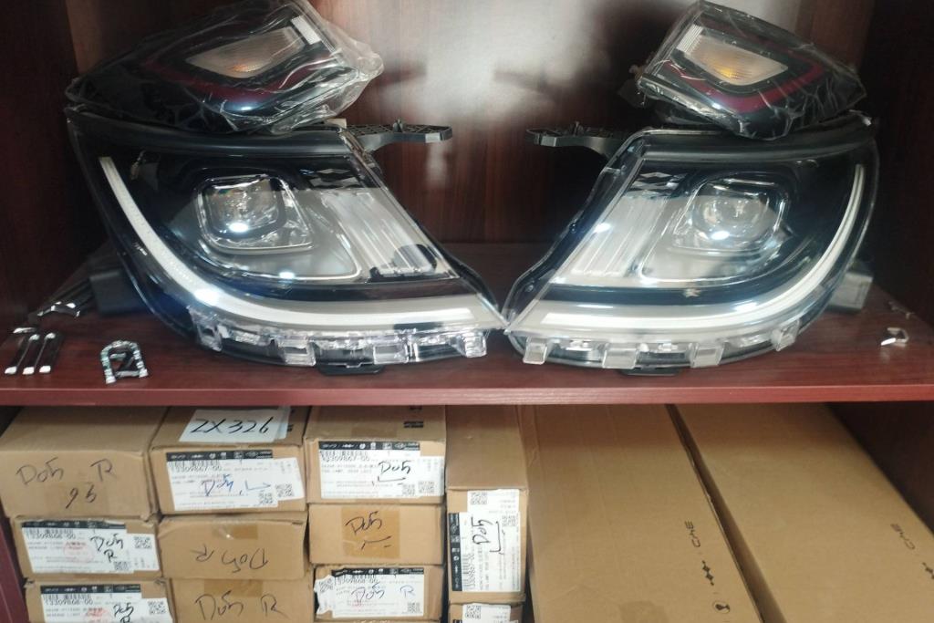 ضوء امامي بي واي دي دولفين جديد يمين شمال 2023 2024 2025