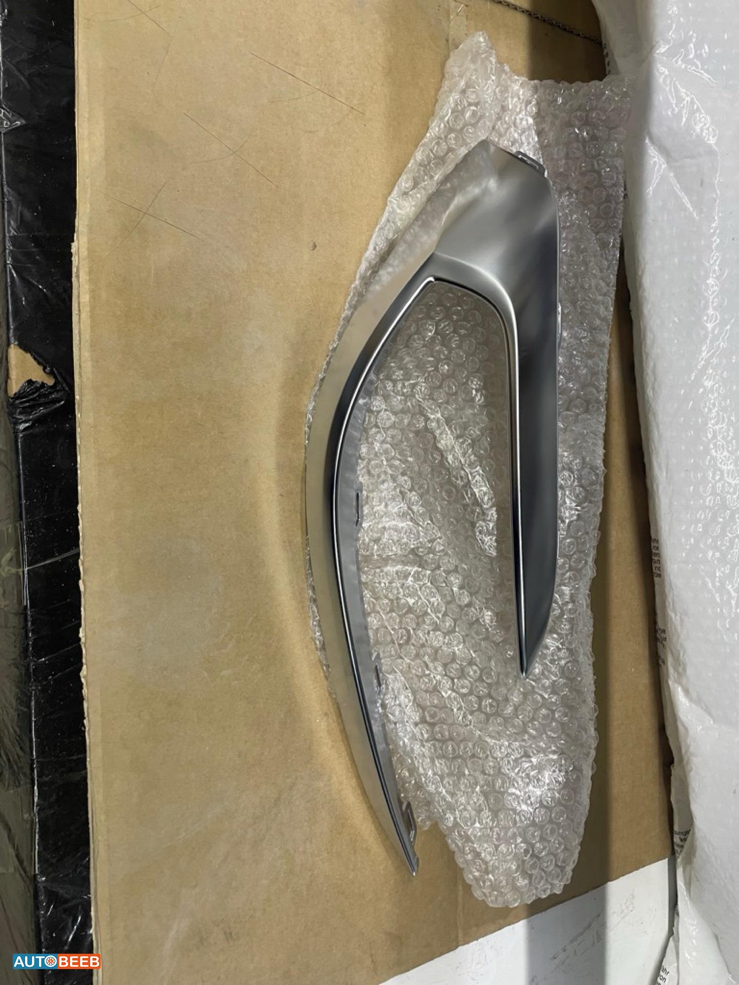 نغلة عاكسة فلوكس فاجن ID4 2022 2023 2024