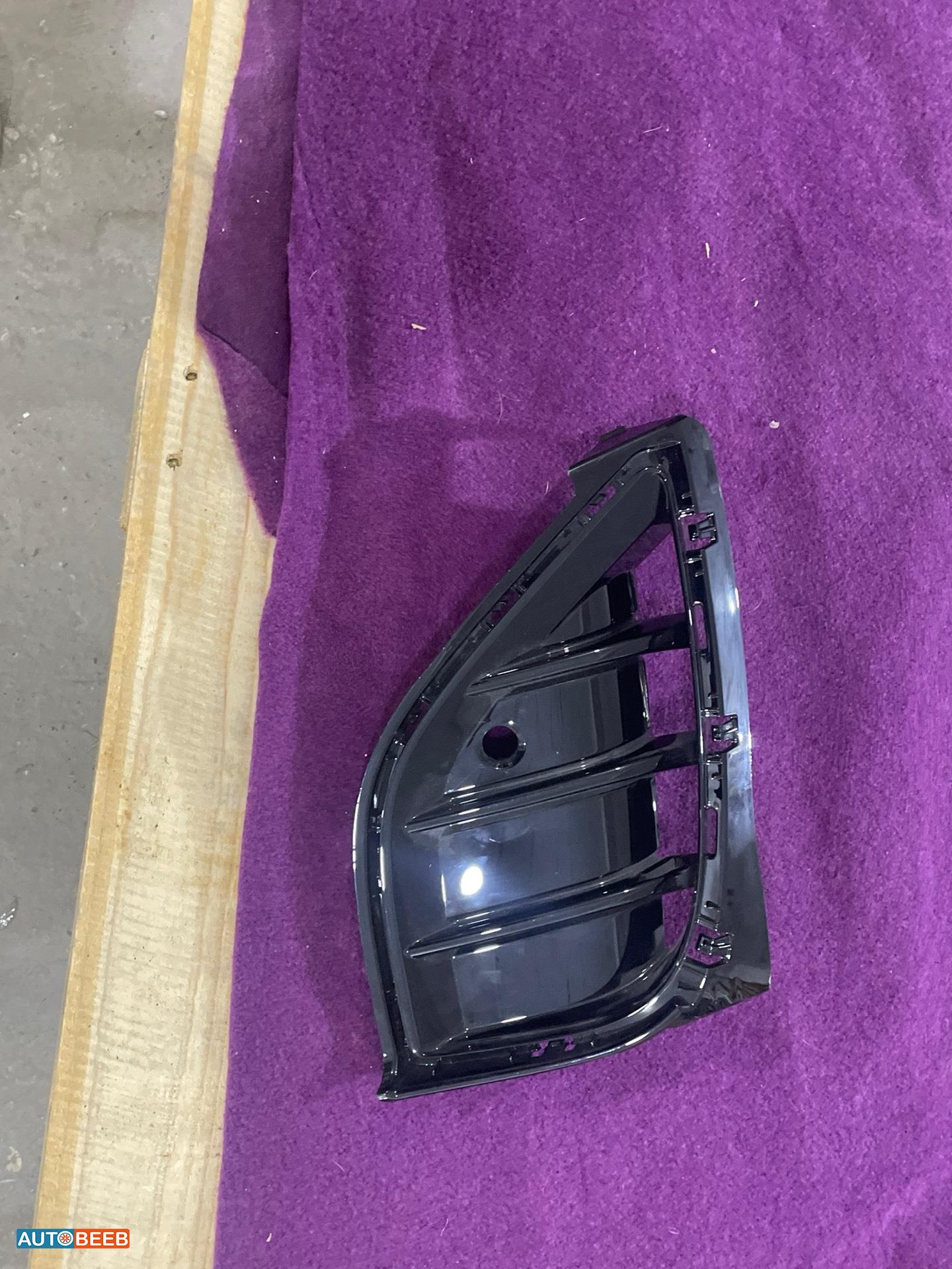 غطاء كشاف امامي فلوكس فاجن ID4 بيانو بلاك 2022 2023 2024