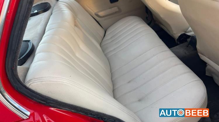 بي ام دبليو 330e 1988