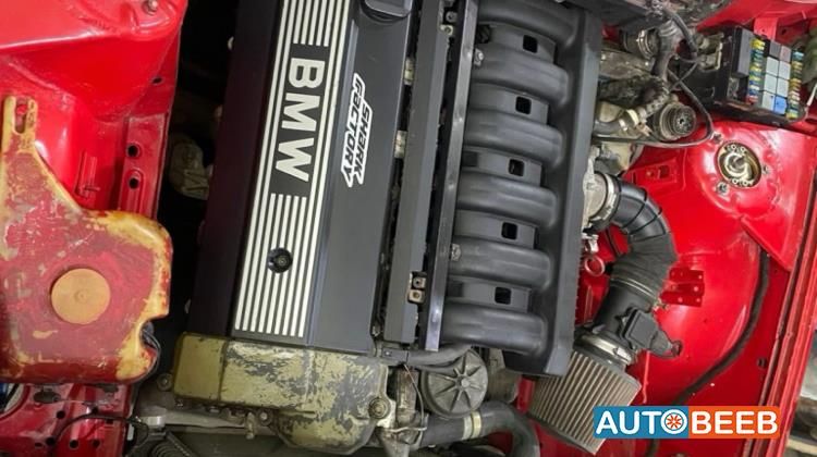 بي ام دبليو 330e 1988