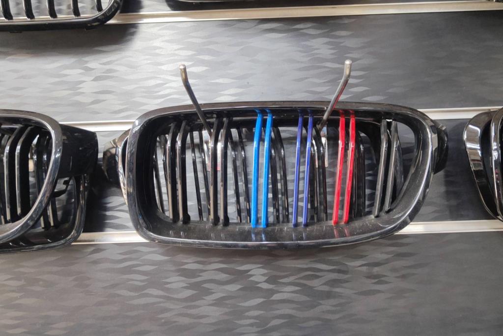 Body  Grilles BMW 320