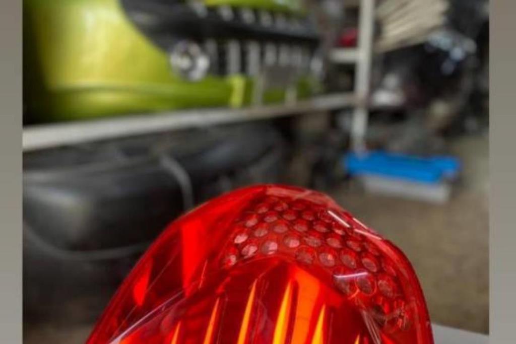 ضوء خلفي يمين بيجو 3008 2012 2013 2014 2015 2016