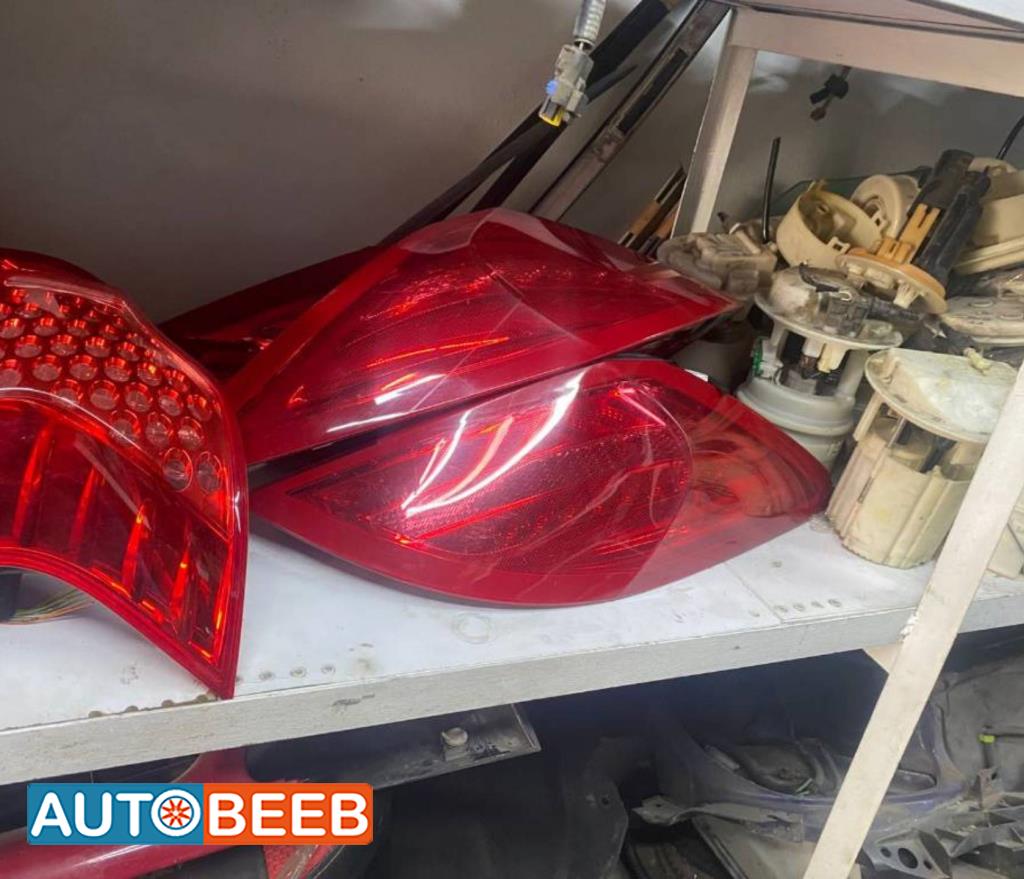 ضوء خلفي يمين شمال بيجو 308 2013