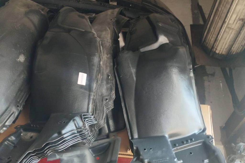 Body  RR BUMPER Toyota Prius