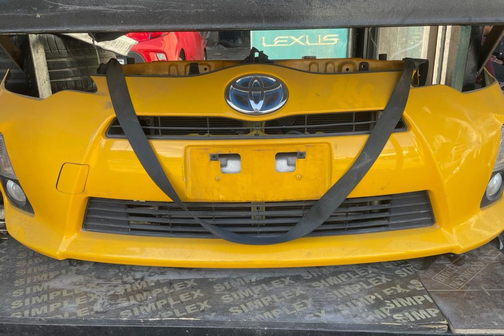 Body  Bumper Toyota Prius C