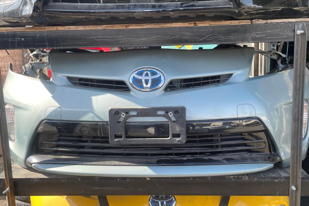 Body  Bumper Toyota Prius