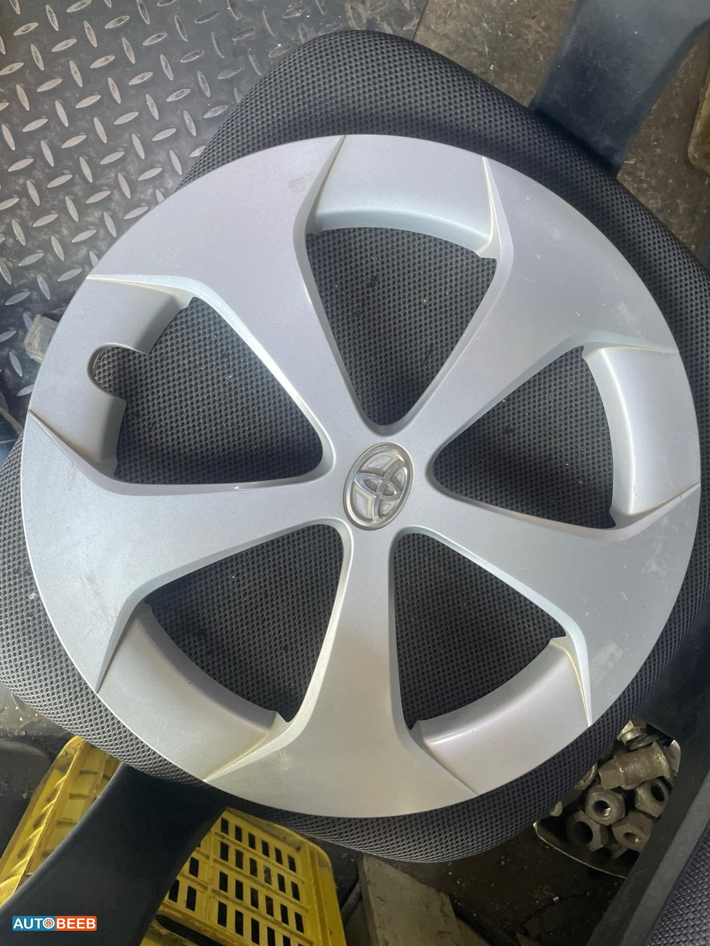 طاسة عجل تويوتا بريوس 2013 2014 2015 