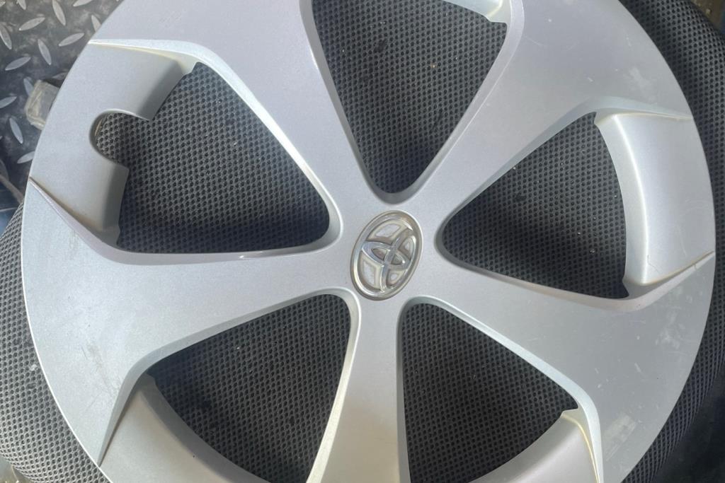 Wheel and Rims Wheel Covers  Toyota Prius