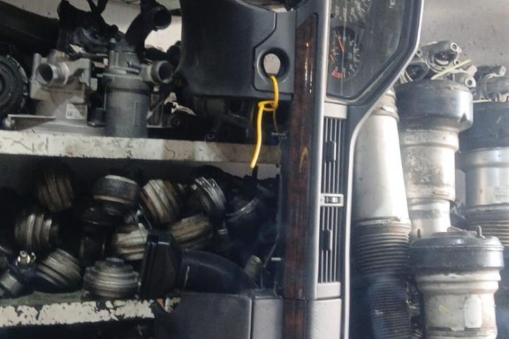 Cabin  Dashboard Mercedes Benz E200