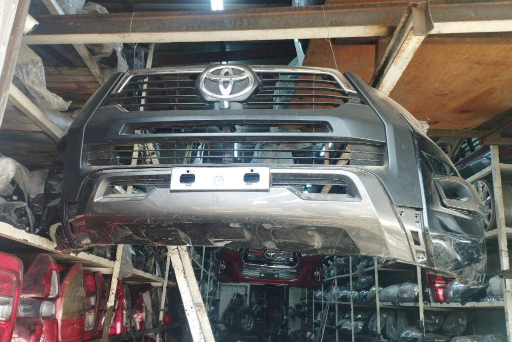 Body  Bumper Toyota Hilux
