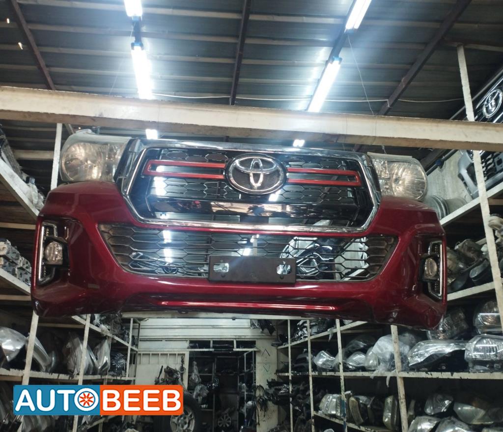 طمبون مع اضويه يمين شمال اماميه هايلوكس 2020