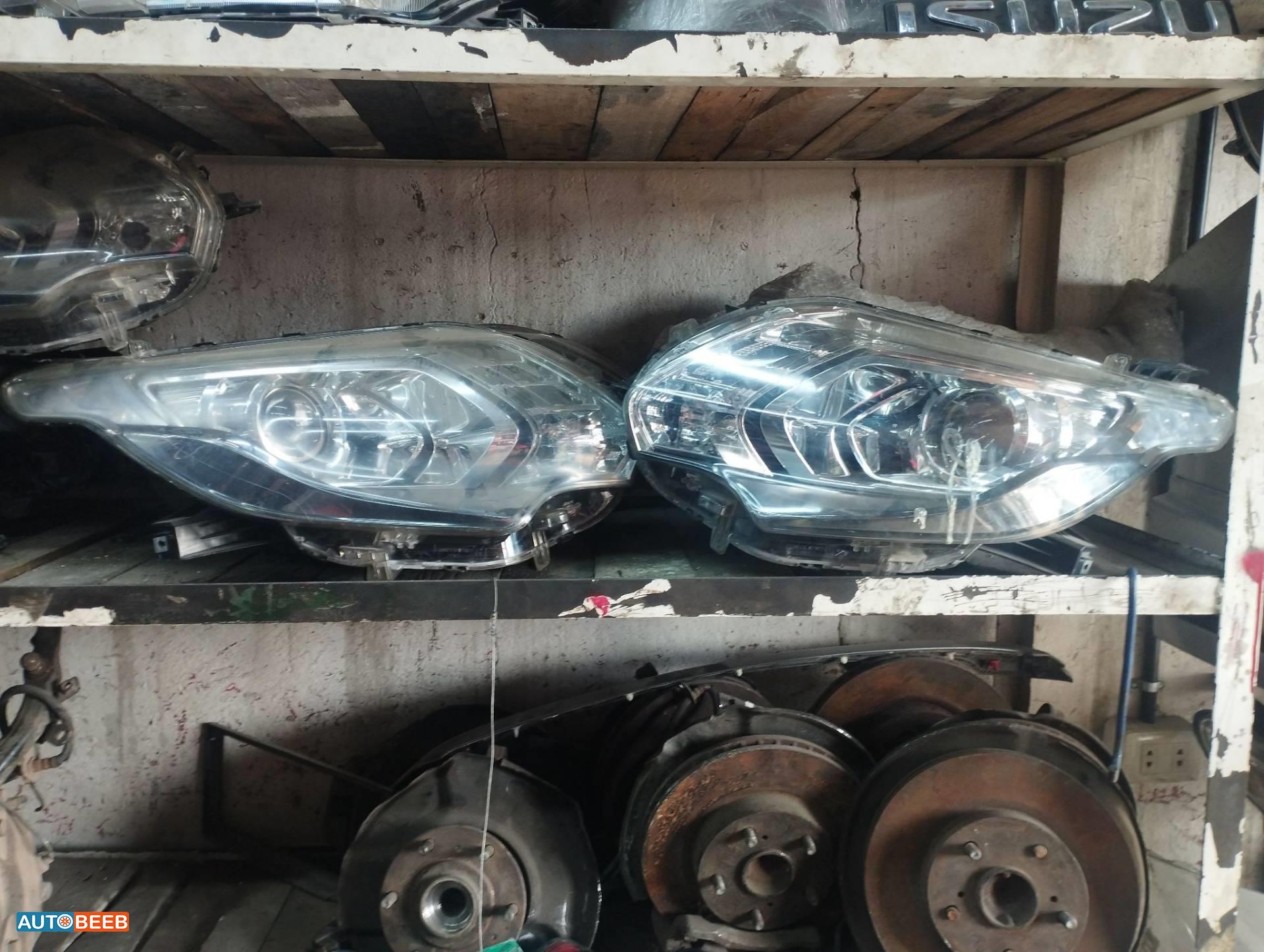 ضوء امامي شمال يمين متسوبيشي ال 200 2016 2017 2018 2019