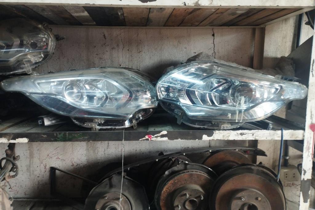 Lights Front light Mitsubishi L200