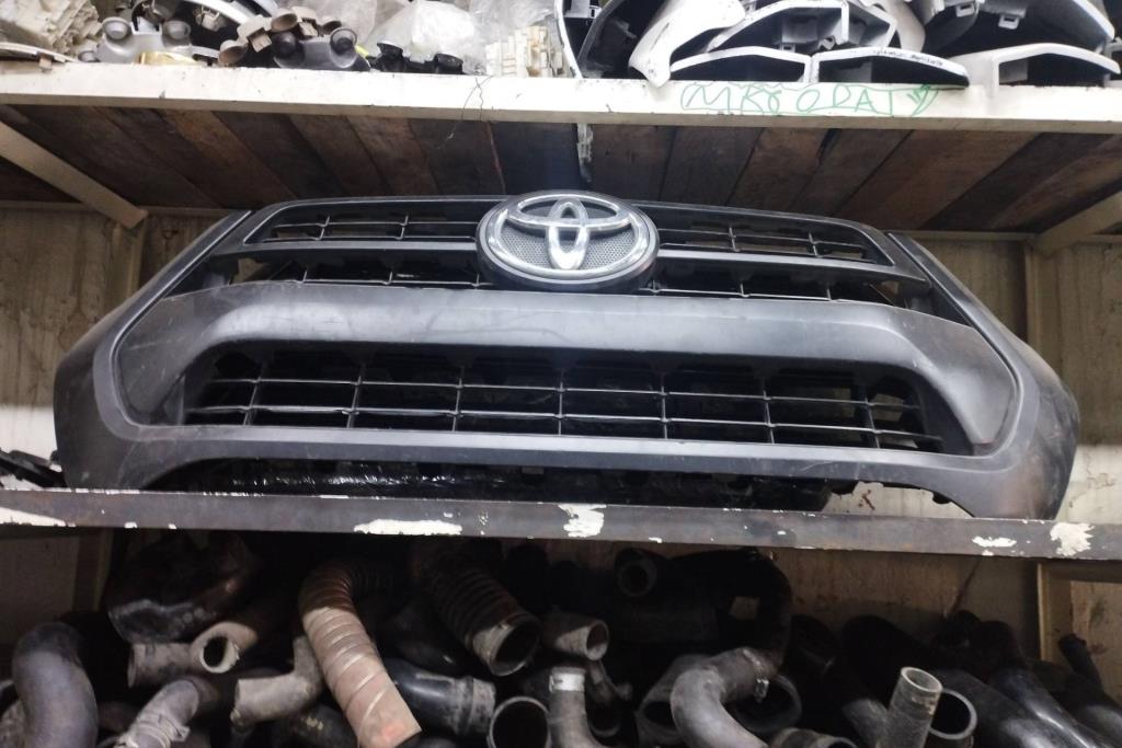 Body  Grilles Toyota Hilux