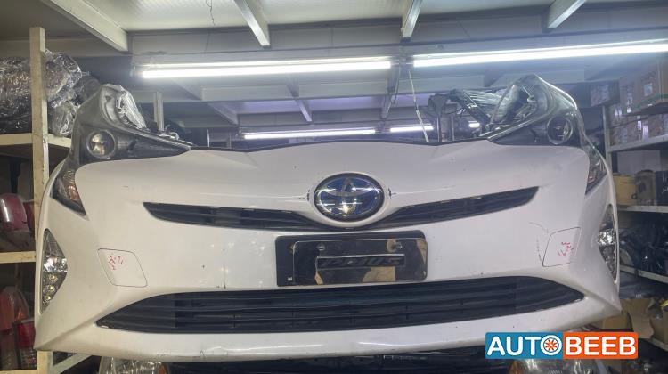 Body  Bumper Toyota Prius
