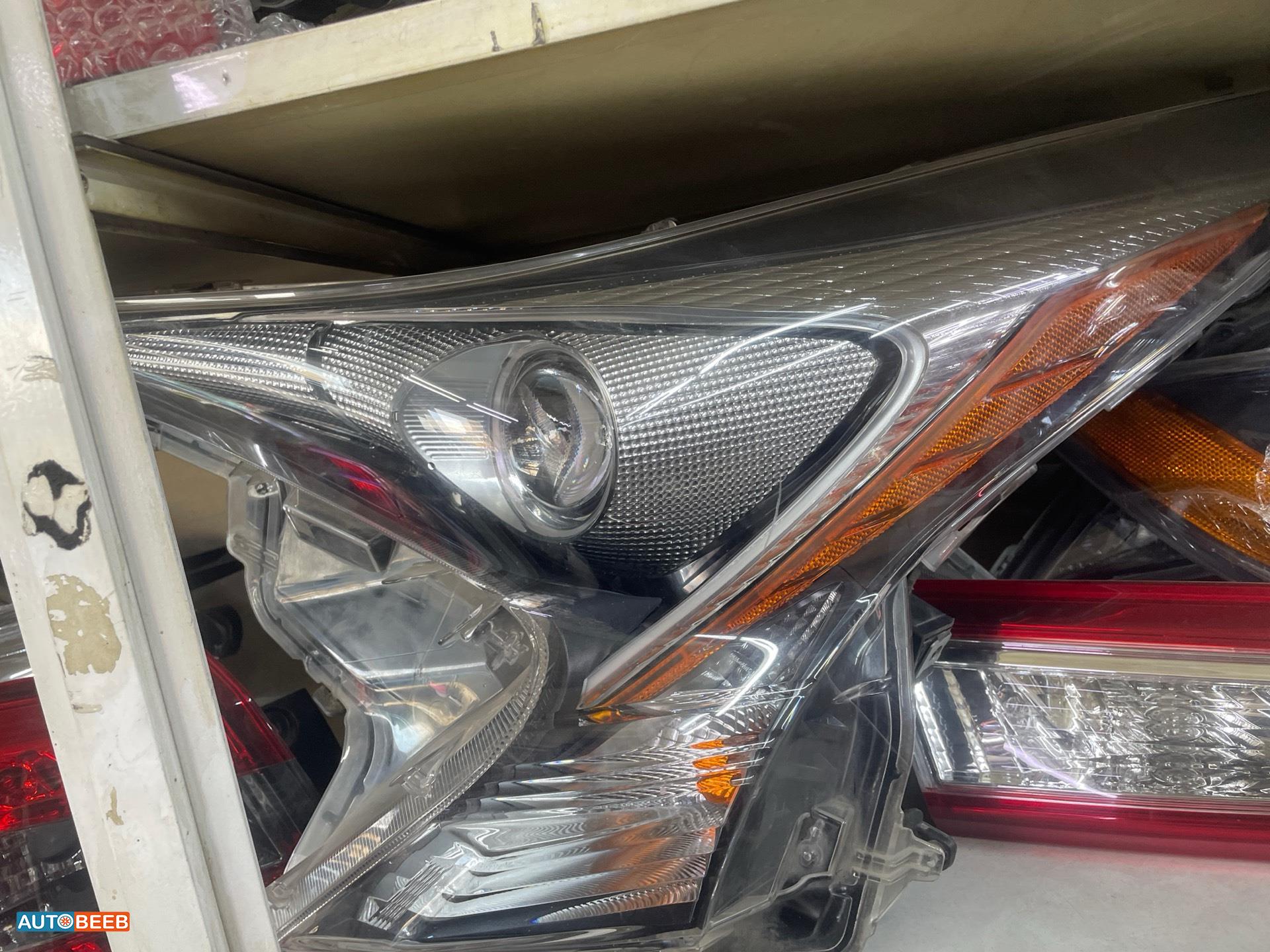 ضوء امامي شمال و يوجد يمين تويوتا بريوس 2017 2018 2019