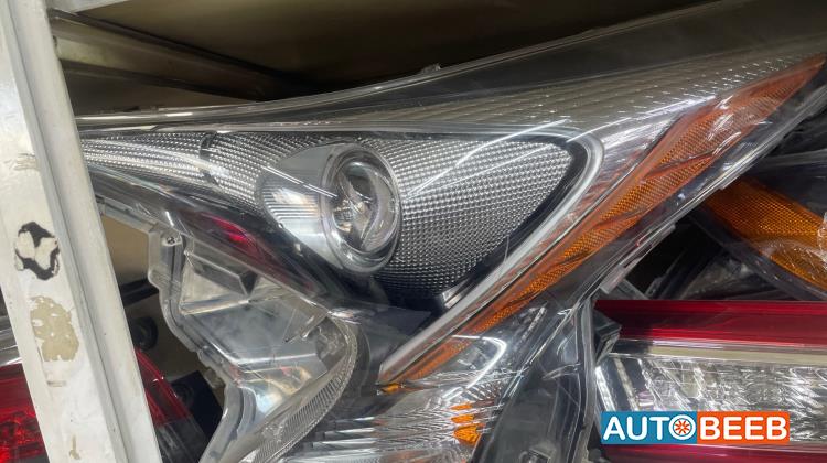 ضوء امامي شمال و يوجد يمين تويوتا بريوس 2017 2018 2019