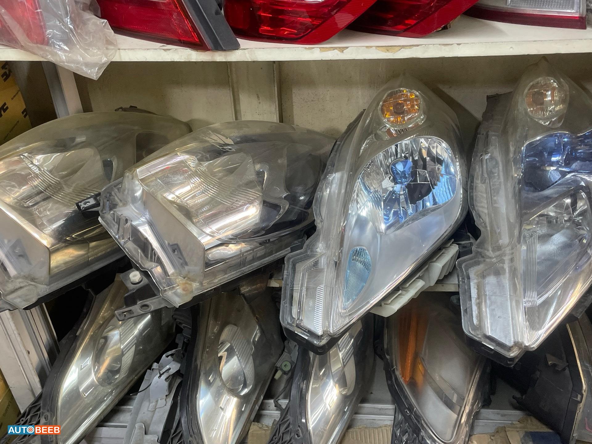 اضوية يمين شمال نيسان ليف 2014 215