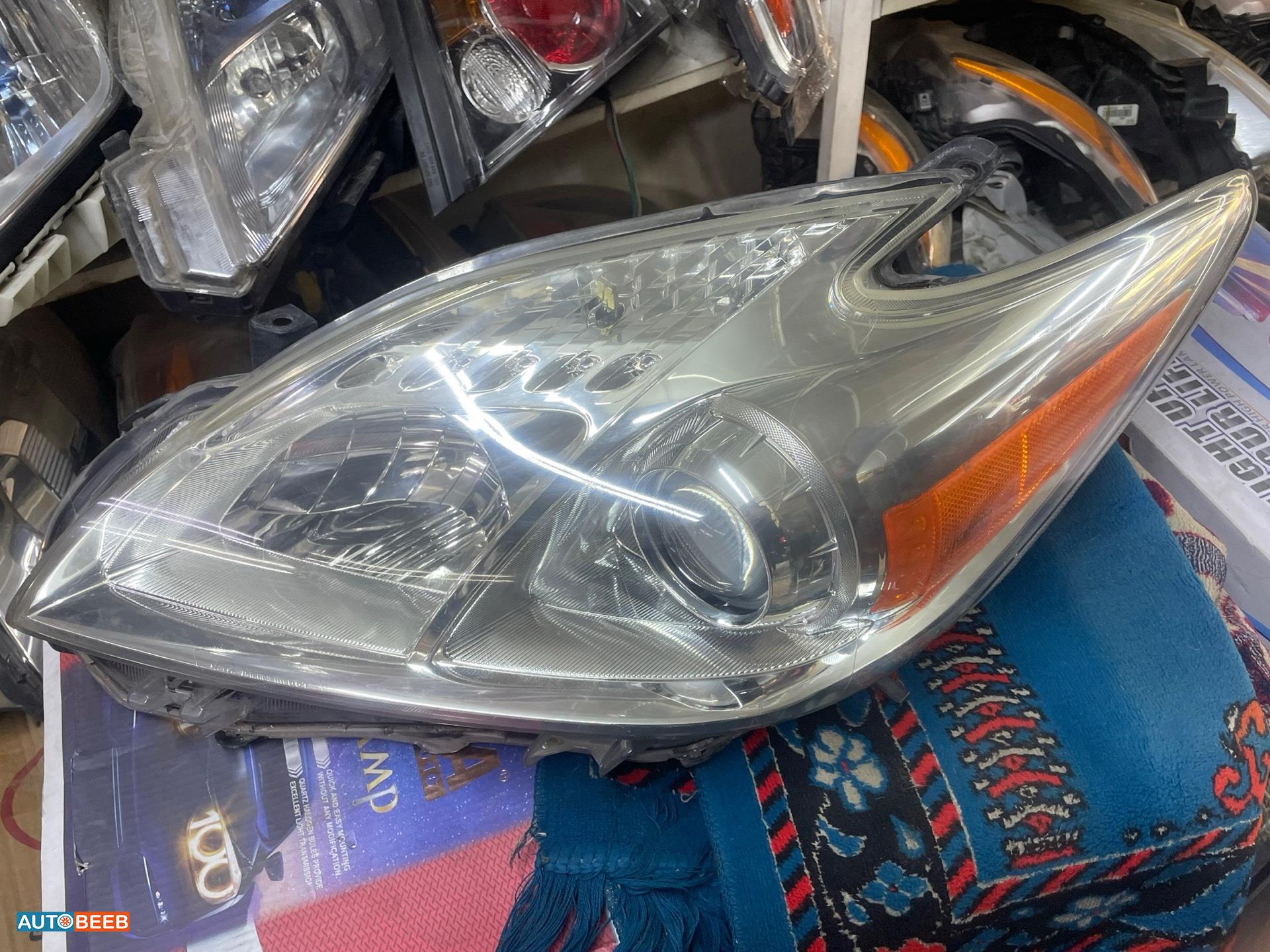 ضوء امامي يمين و يوجد شمال تويوتا بريوس 2010 2011 2012 2013 2014 2015