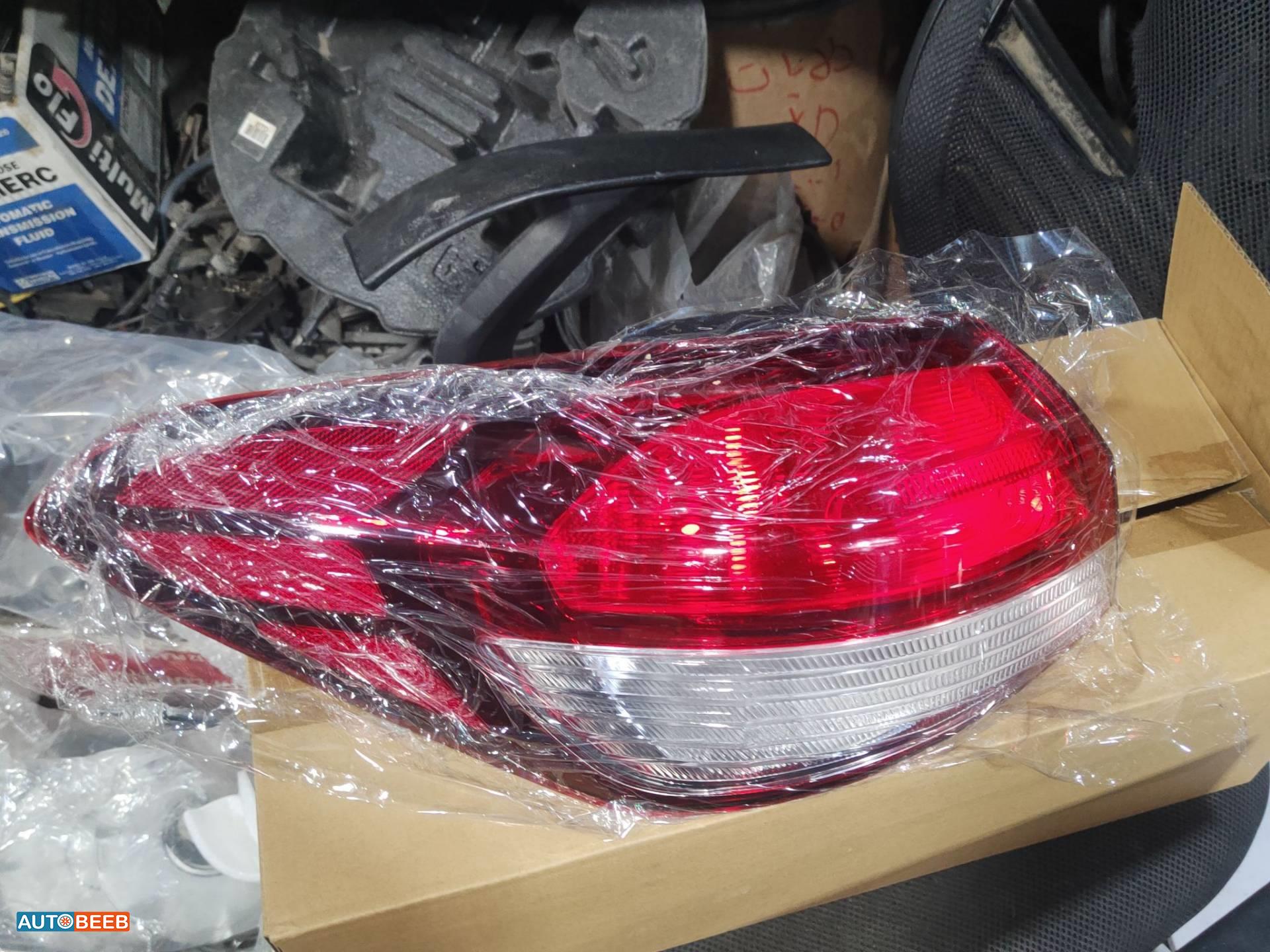 ضوء خلفي شمال ويوجد يمين كيا سيراتو 2017 2018