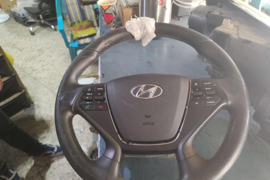 Cabin  Steering Wheel Hyundai Sonata
