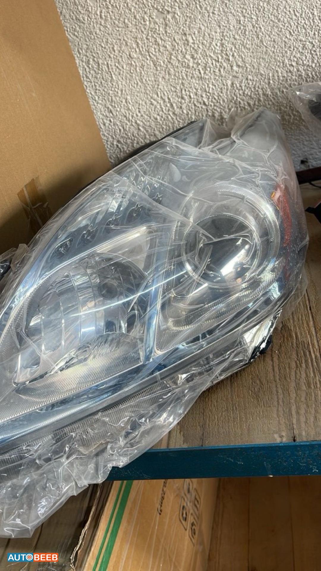 ضوء امامي يمين شمال تويوتا بريوس 2010 2011 2012