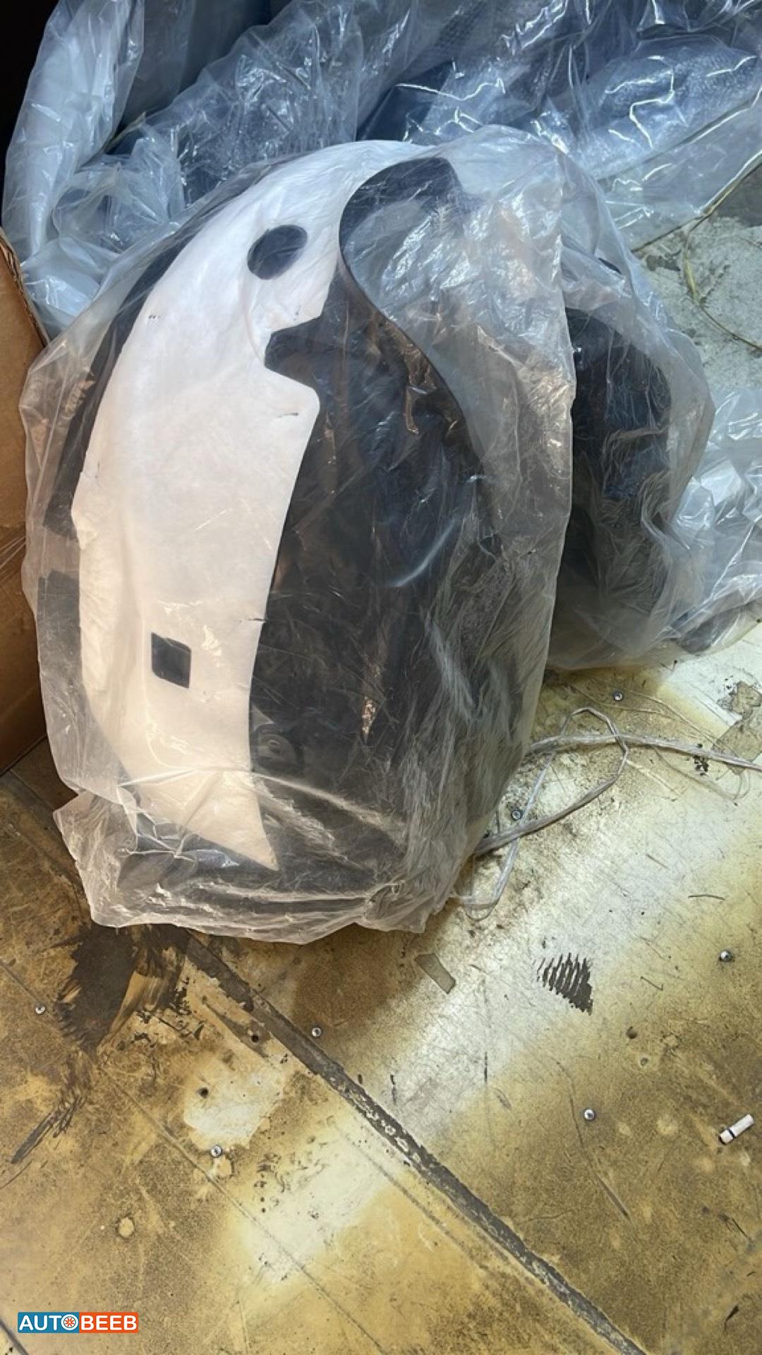 Body  RR BUMPER Ford Fusion