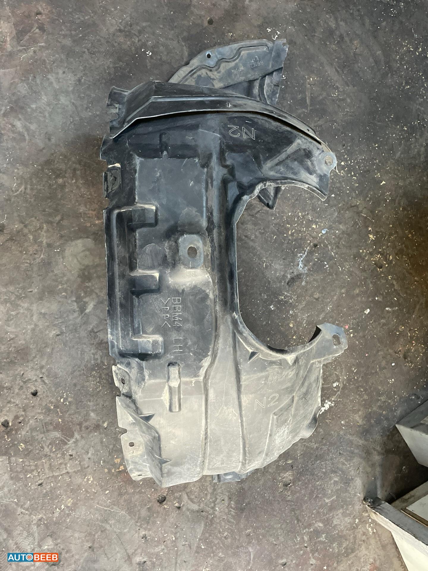 Body  RR BUMPER Mazda 3