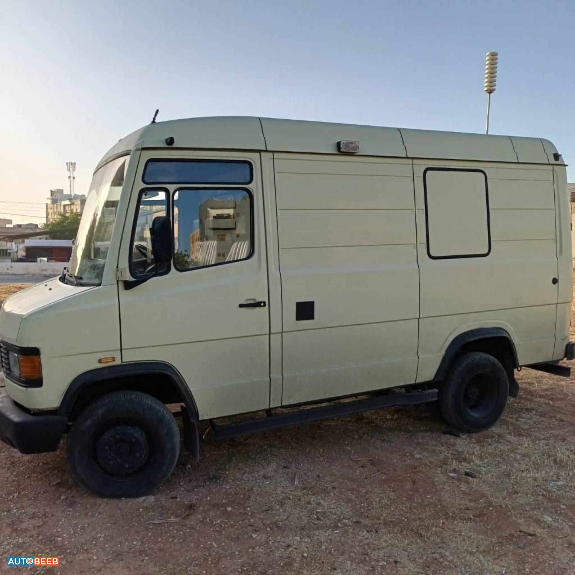 ميني فان مرسيدس بنز 1995
