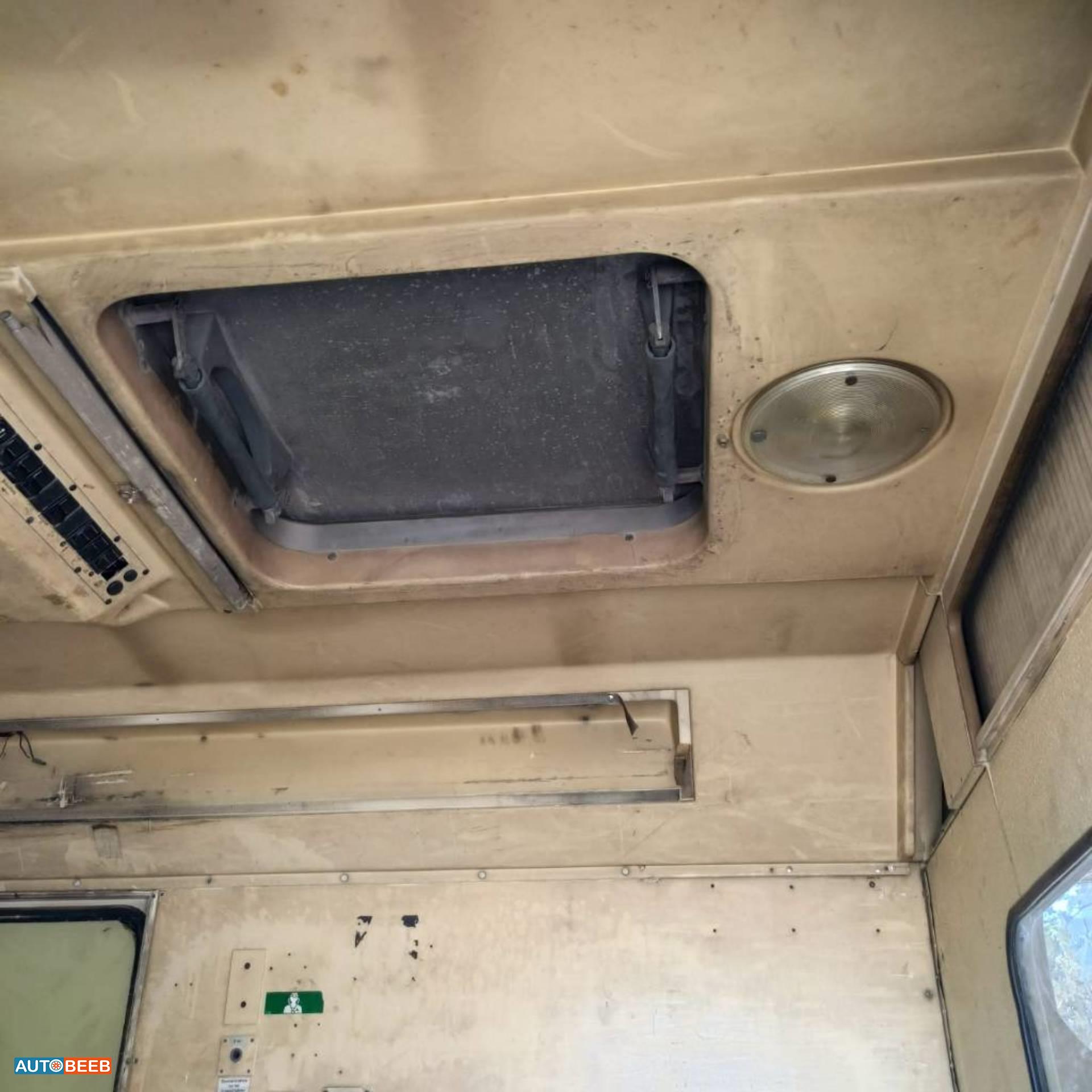 ميني فان مرسيدس بنز 1995