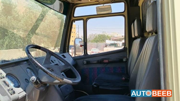 ميني فان مرسيدس بنز 1995