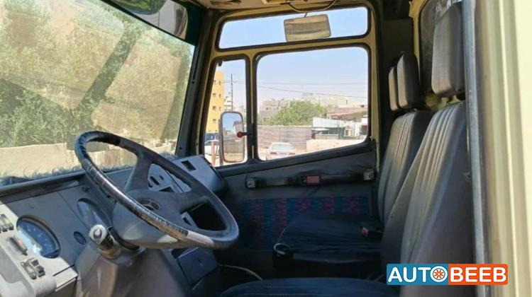 ميني فان مرسيدس بنز 1995