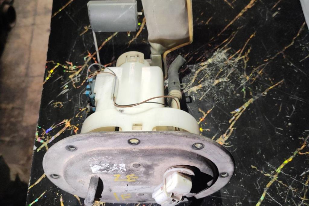 طرمبة بنزين هيونداي توسان 2005 2006 2007 2008 2009 2010