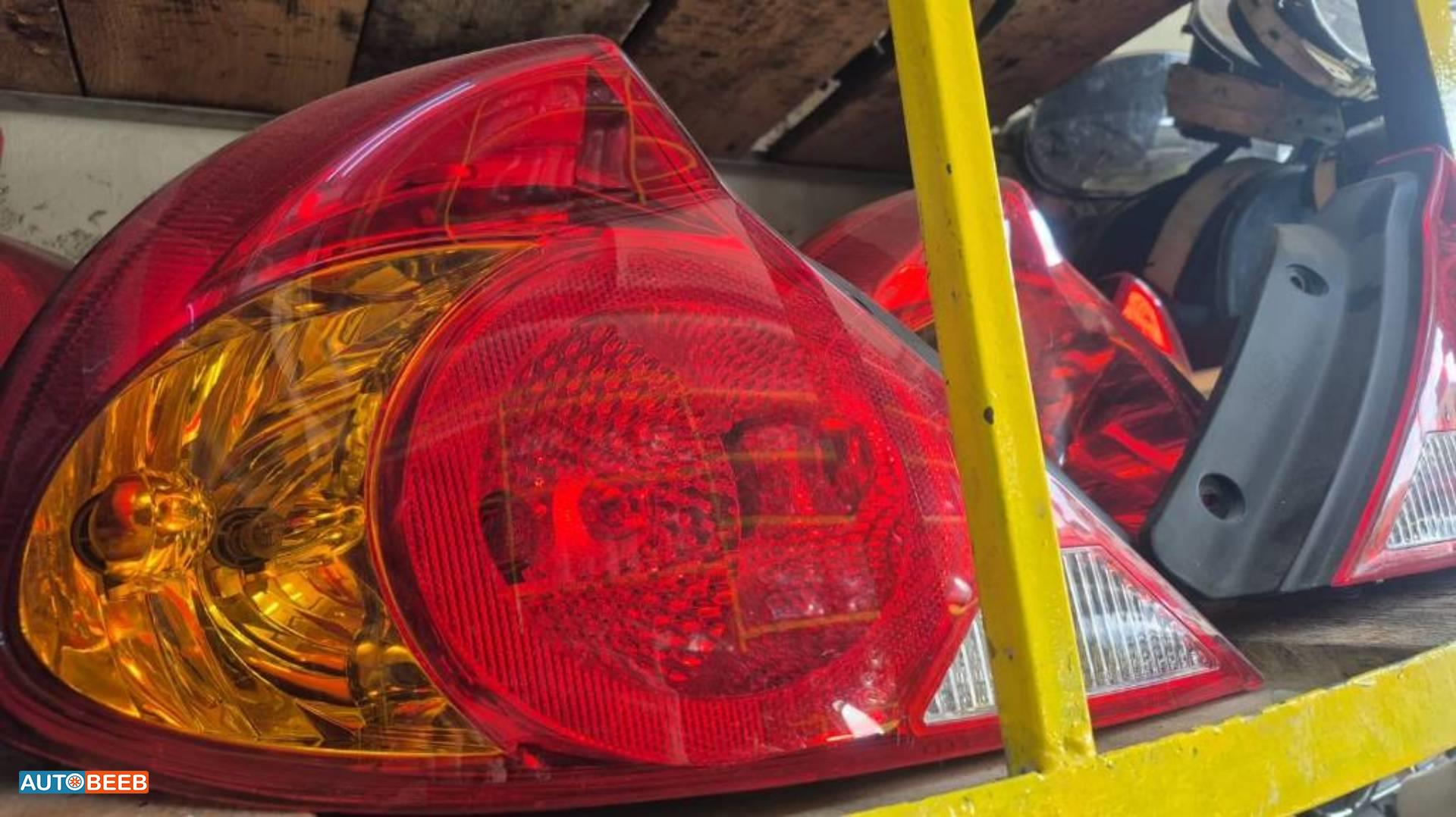 ضوء خلفي يمين شمال كيا سبكترا 2000 2001