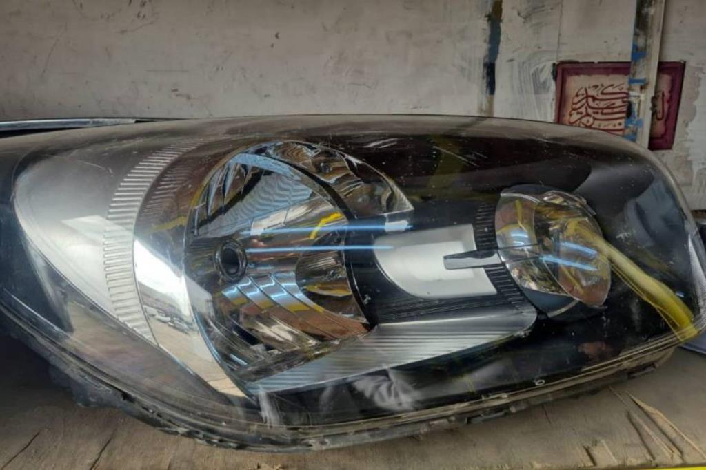 ضوء امامي يمين شمال كيا بيكانتو 2016 2017