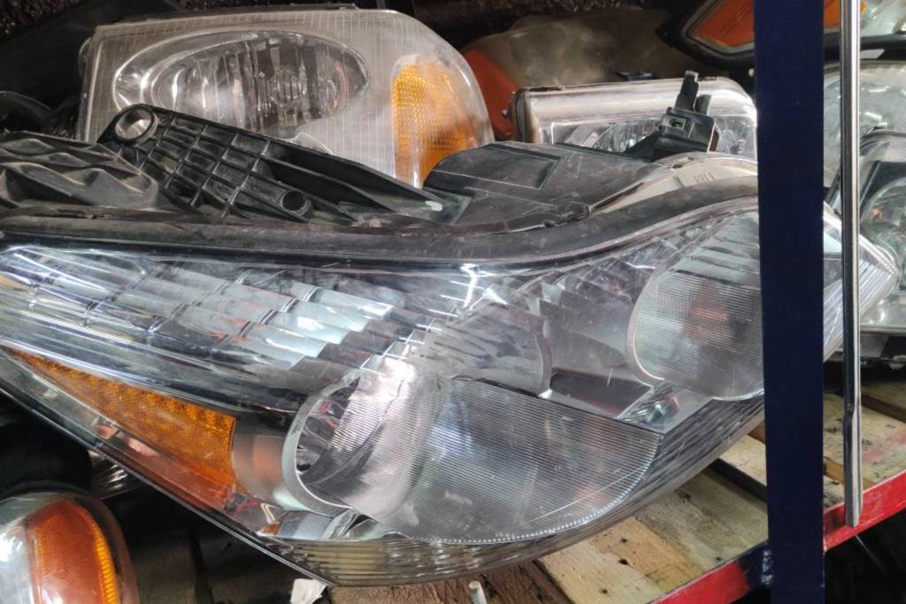 Lights Front light Chevrolet Traverse