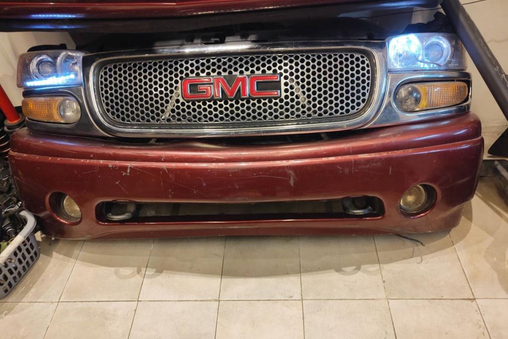 Body  Bumper GMC Yukon