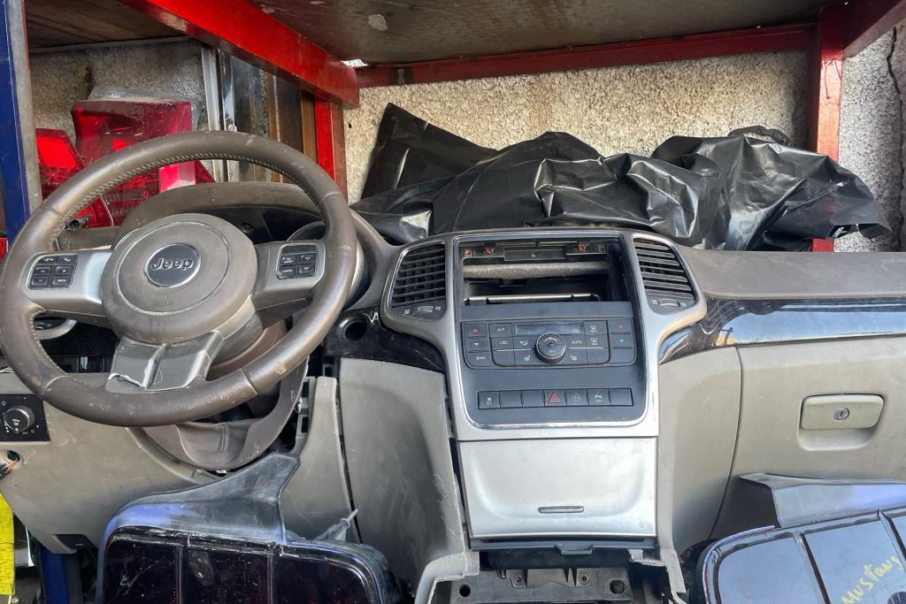 Cabin  Dashboard Jeep Cherokee