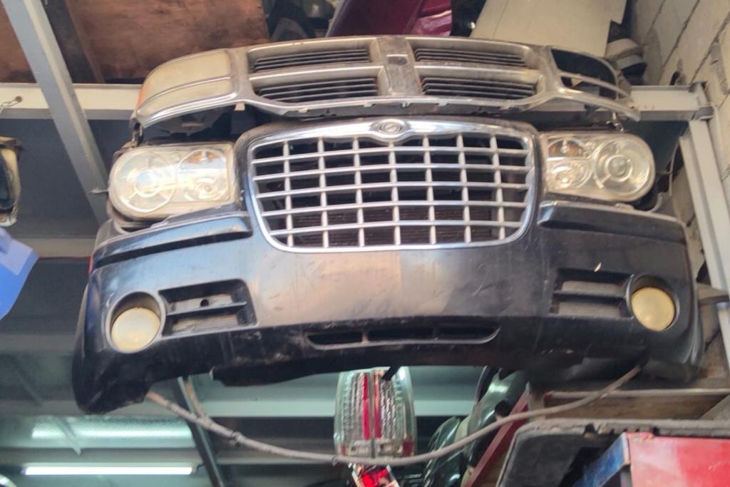 Body  Bumper Chrysler 300C