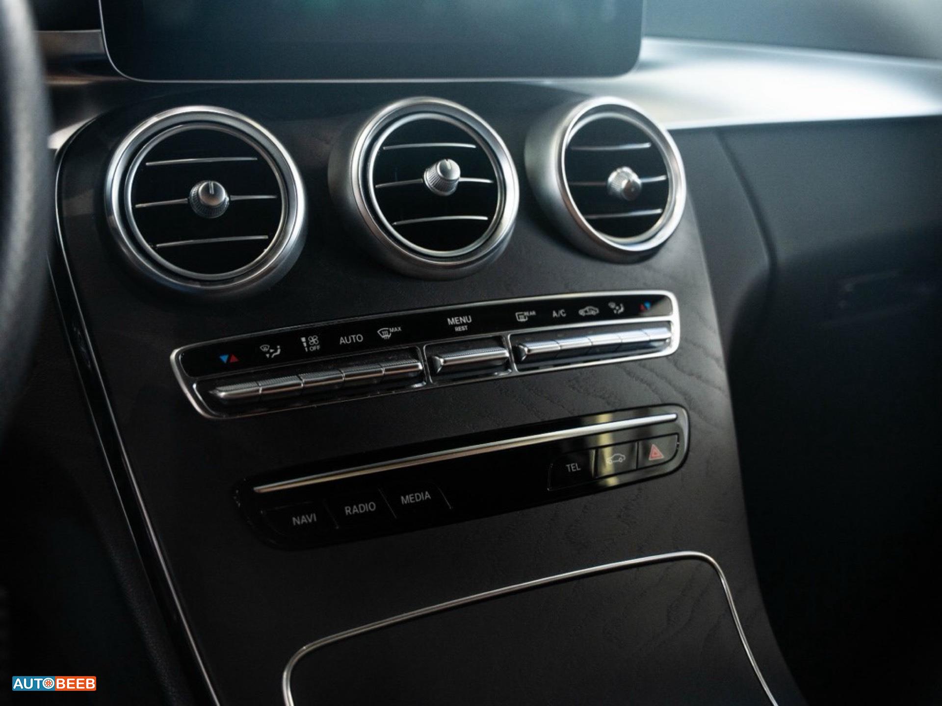 مرسيدس بنز C200 2020