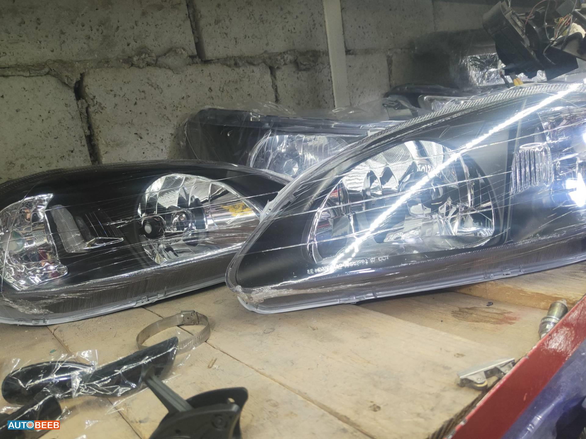 ضوء امامي يمين شمال هوندا سيفيك 1999 2000