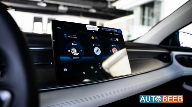 بي واي دي سيل 2025