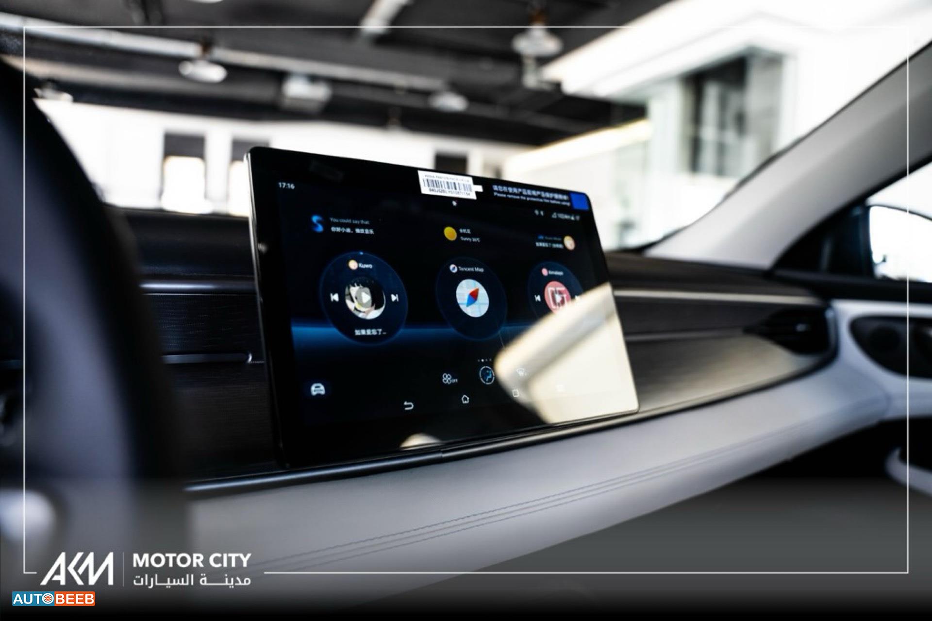 بي واي دي سيل 2025