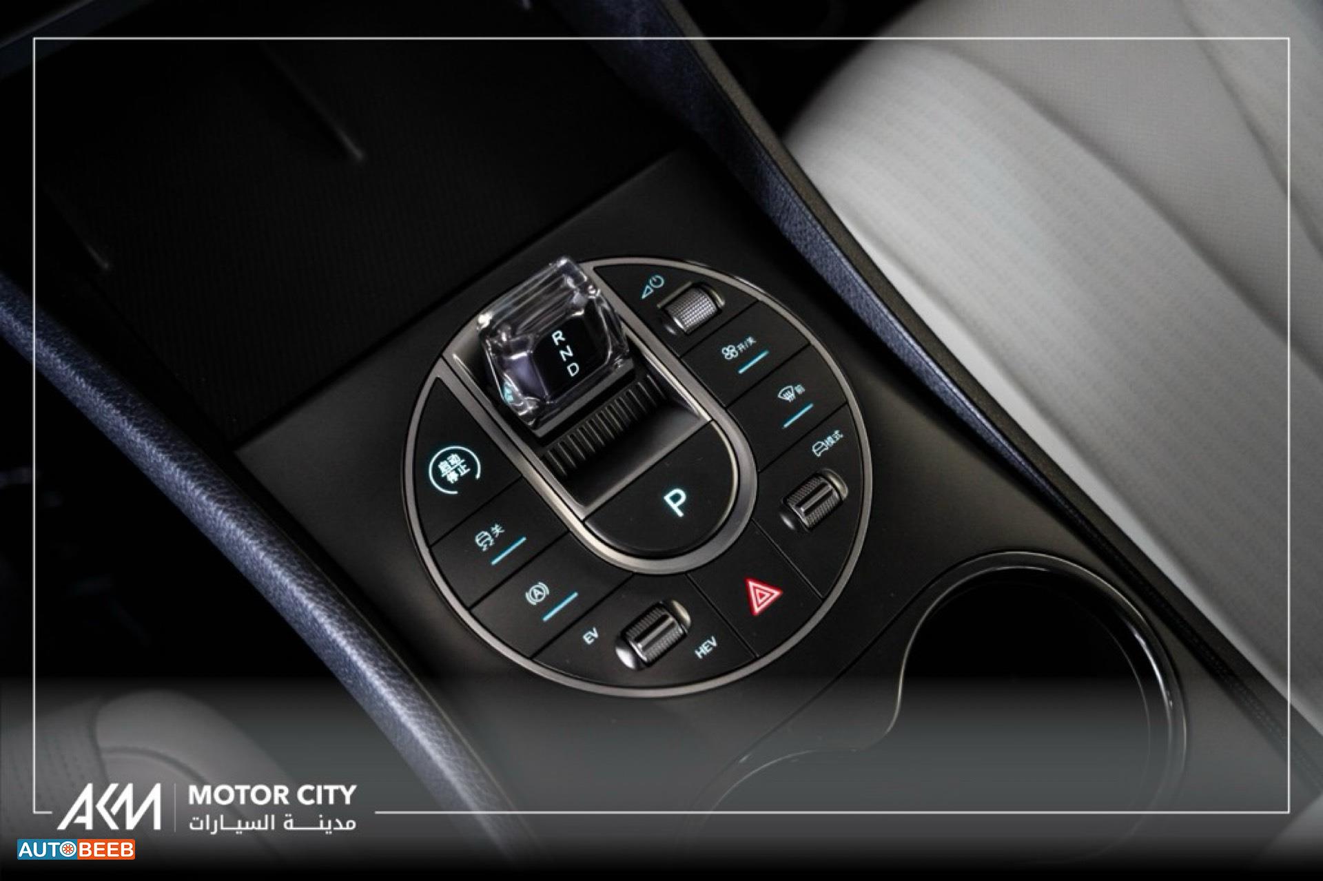 بي واي دي سيل 2025