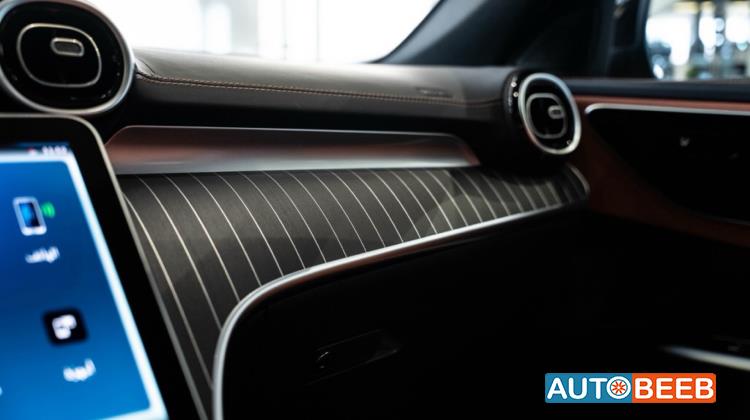 مرسيدس بنز C180 2024