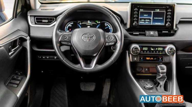 Toyota RAV4 2021
